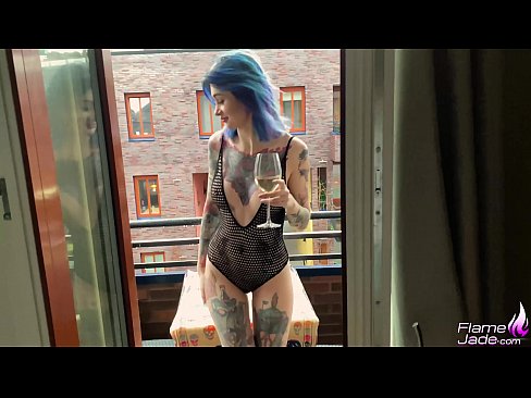 ❤️ Kæmpe pige suger med en sut og knepper lidenskabeligt under åben himmel ️❌ Kvalitets porno at da.pornolemon.ru